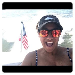 Meet your Posher, Caroline